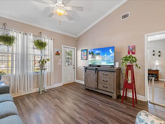 4th image of 5613 Hampton Hill Cir #1