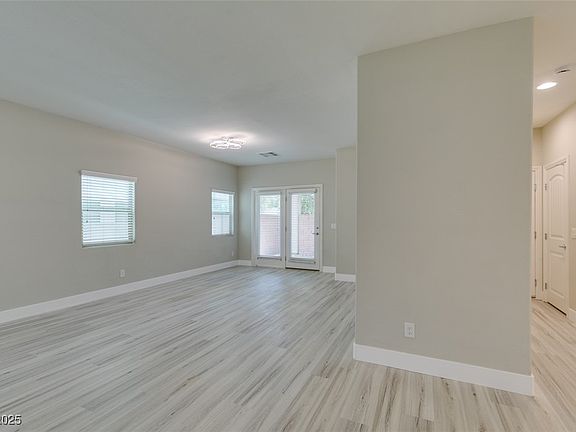 5th image of 9652 Greensburg Ave