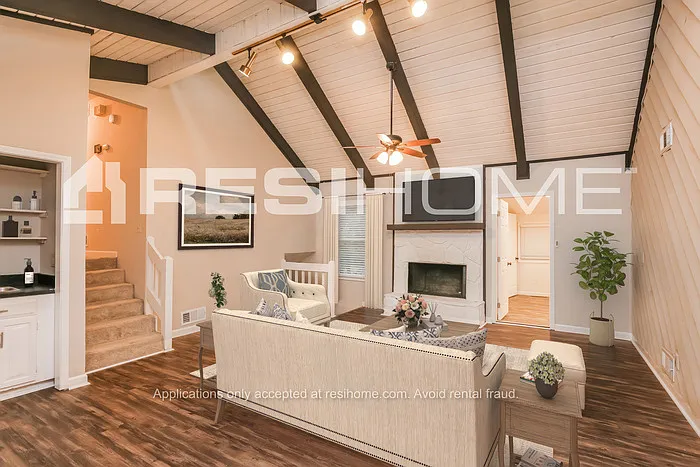 5 bed, 3.0 bath, 2458 sqft, $2,795 — Photo 4