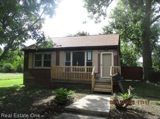 16301 Dix Toledo Rd, Southgate, MI 48195