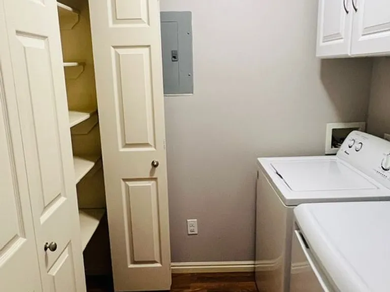 706 S 1690 W — Photo 11