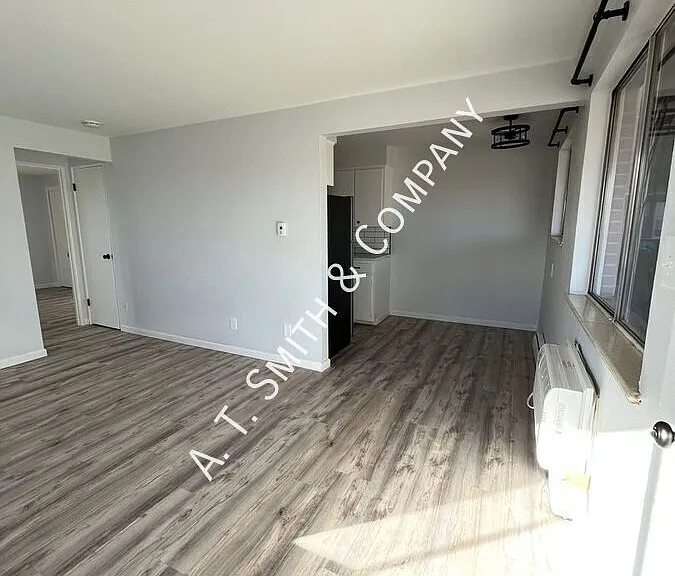 5437 Dover St #J — Photo 5