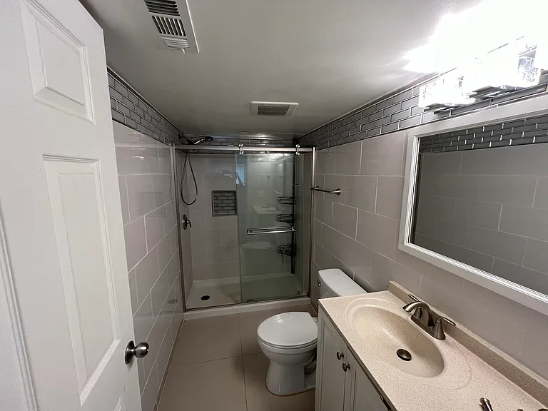 7704 Bristow Dr — Photo 8