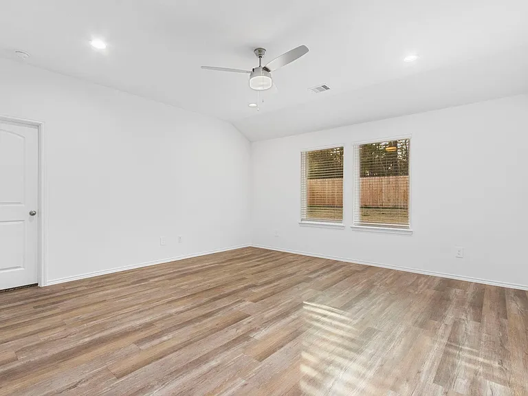 507 Cicero Ln — Photo 4