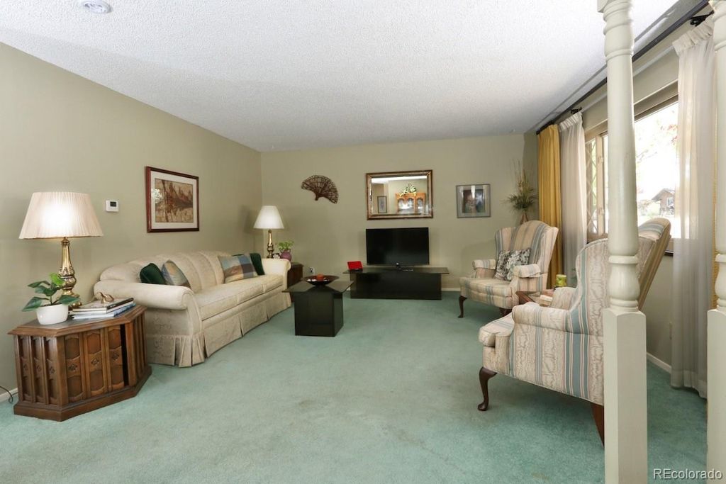 2114 Agate Court