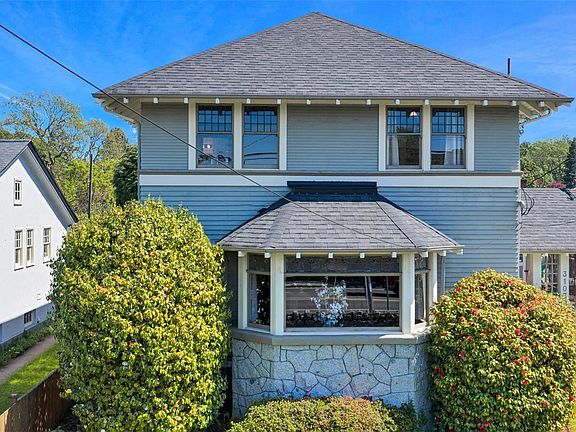 4th image of 3107 Quadra St