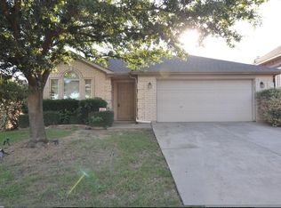 8761 Lariat Cir, Fort Worth, TX 76244