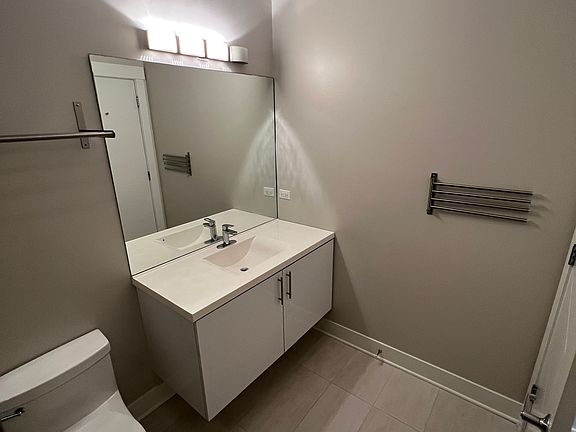 4th image of 4234 N Western Ave APT 4C