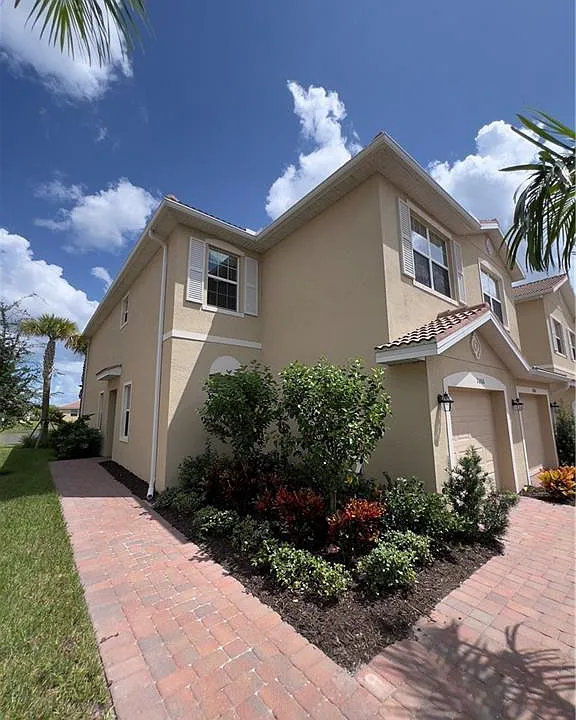 2806 Blossom Way