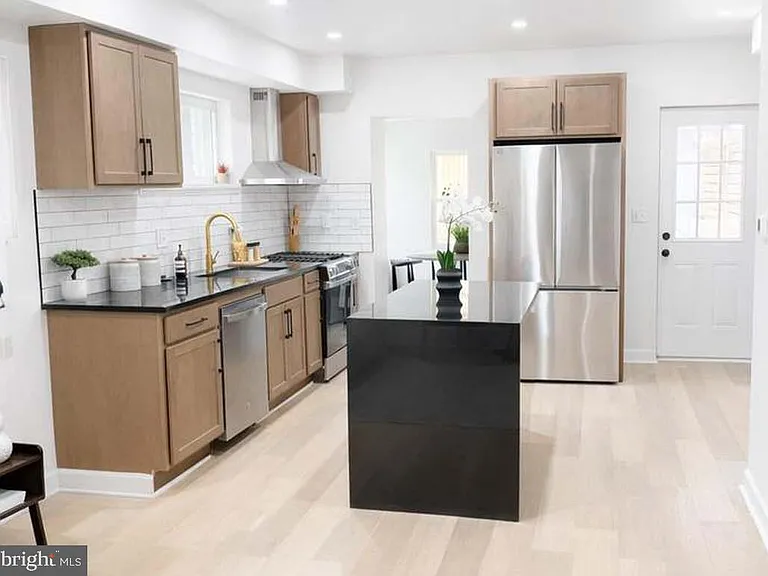 1416 Kearny St NE — Photo 9