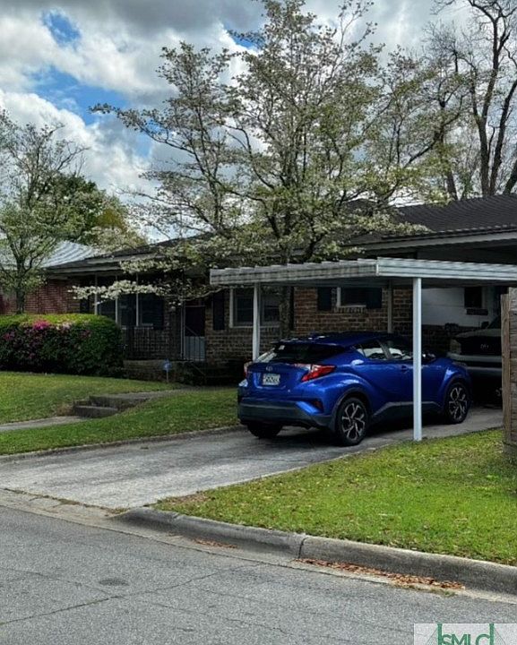 2nd image of 2025 E 40th Street