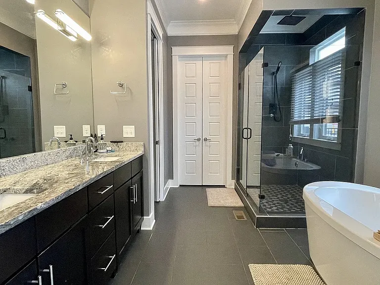 2526 Ashwood Ave — Photo 5