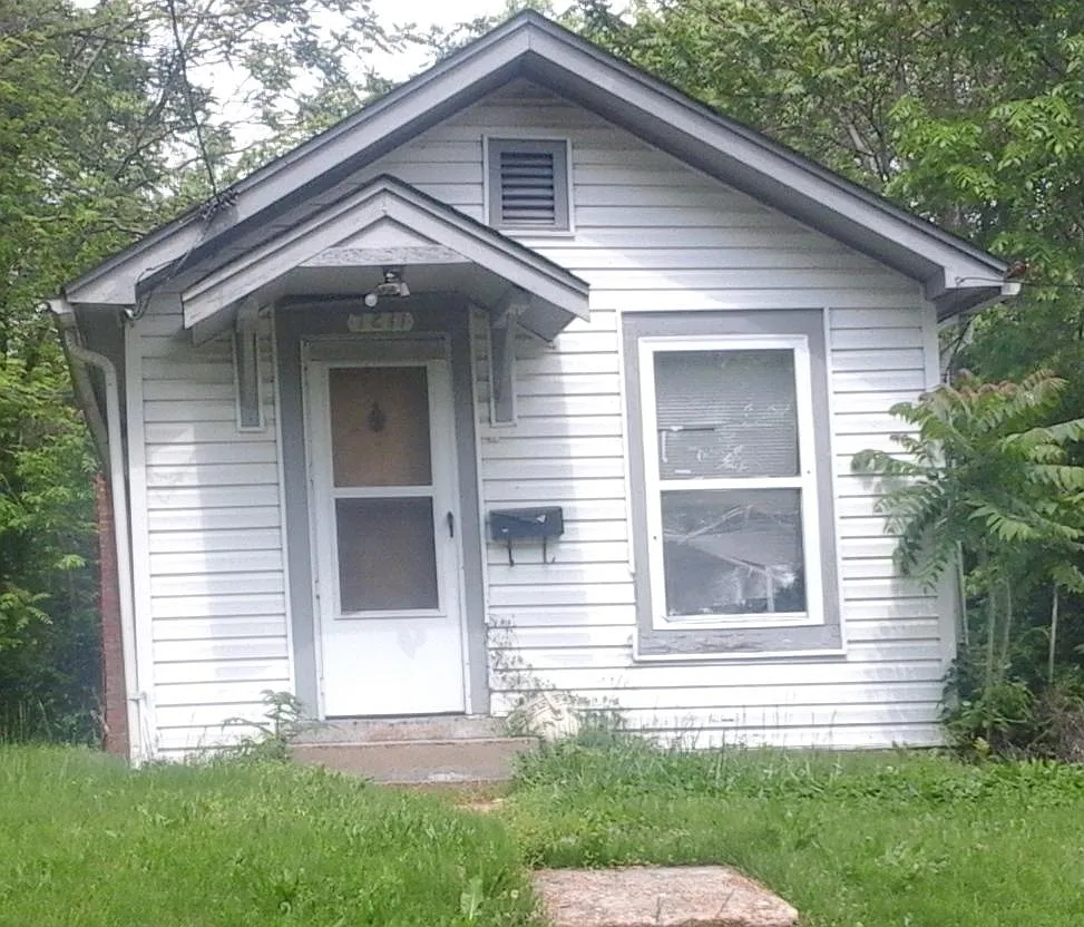 7211 Sapphire Ave photo 1