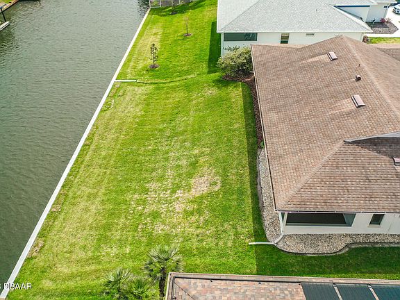 3rd image of 34 Clarendon Ct N