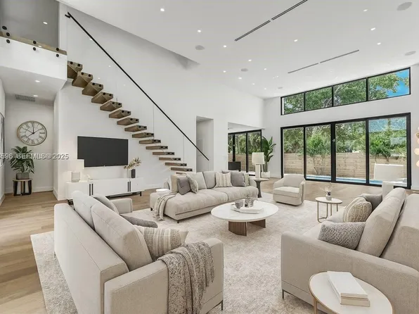 (undisclosed Address), Miami, FL 33138