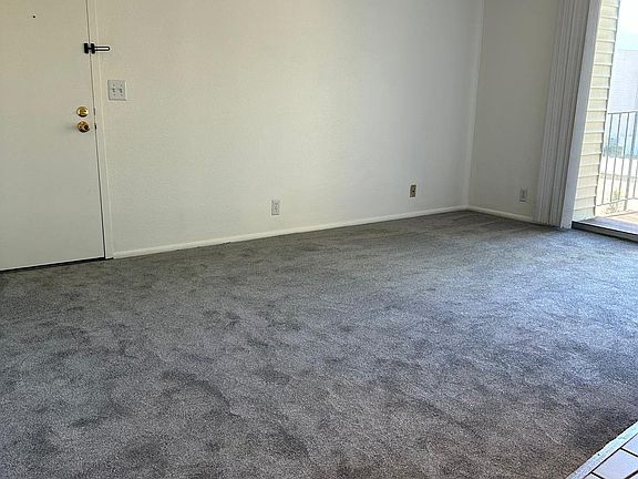 3rd image of 1030 E Quail Vista Ct