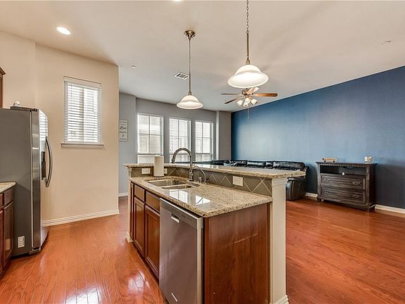 4th image of 2326 Stutz Dr Unit 104