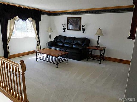 3rd image of 616 Wurlitzer Dr