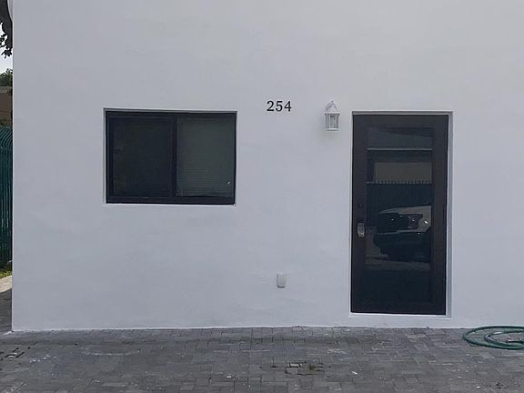 5th image of 254 NW 53rd St