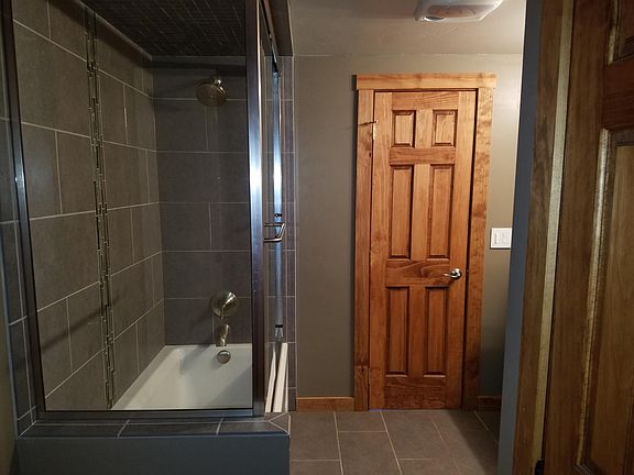 Shower/tub