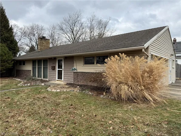 287 Edgewood Dr, Berea, OH 44017