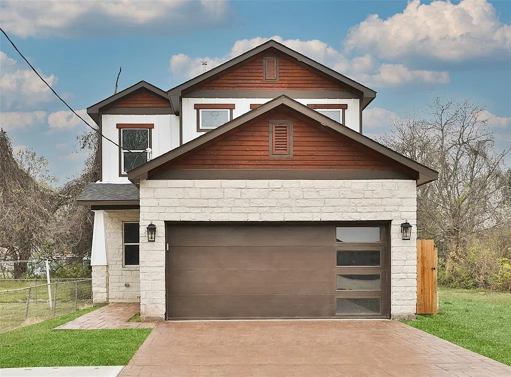 4 bed, 2.5 bath, 1694 sqft, $2,250 — Photo 1