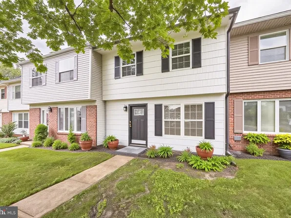 35 Vernon Ct, Sicklerville, NJ 08081