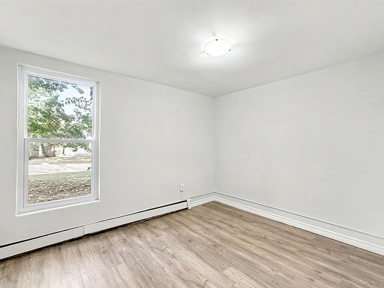 645 Village Green Ave — Photo 19