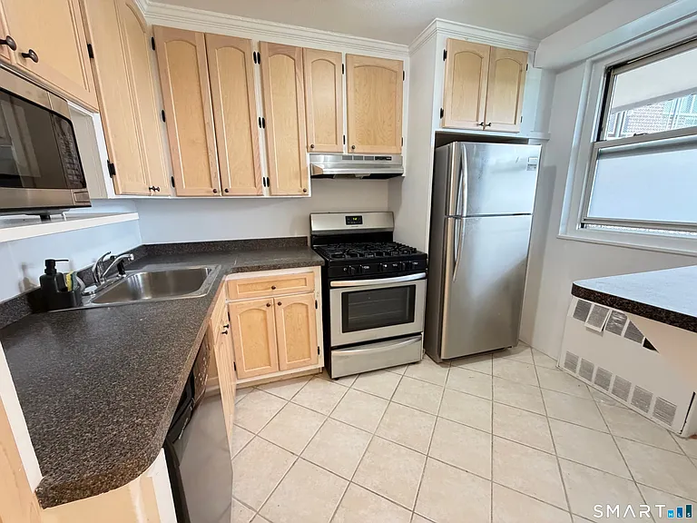 71 Strawberry Hill Ave #802 — Photo 4