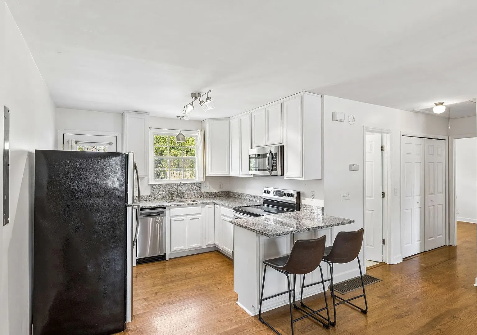 4901 Teton Drive — Photo 4