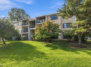 401 Danbury Ln #401, East Brunswick Twp., NJ 08816