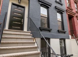 221 Roebling St, Brooklyn, NY 11211