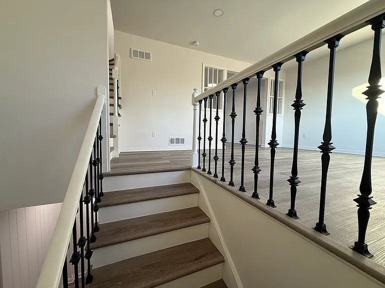1328 W St NE — Photo 16