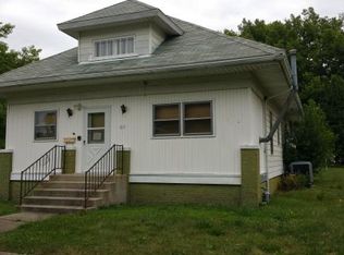 820 N 21st St, Mattoon, IL 61938