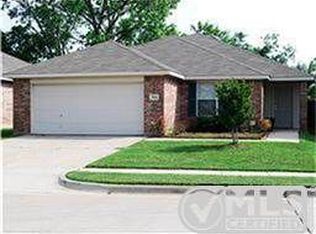 7916 Whitney Ln, Fort Worth, TX 76112