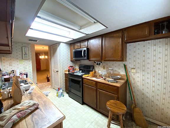 4th image of 1100 S ELLISON DR