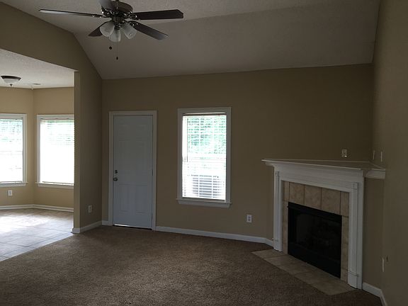 5th image of 585 Wesley Woods Dr