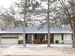 210 N Edgemoor Dr, Wichita, KS 67208