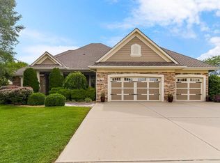 4312 SE Canter Dr, Lees Summit, MO 64082