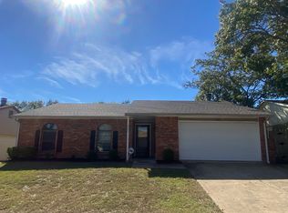 7124 Nutmeg Ln, Dallas, TX 75249
