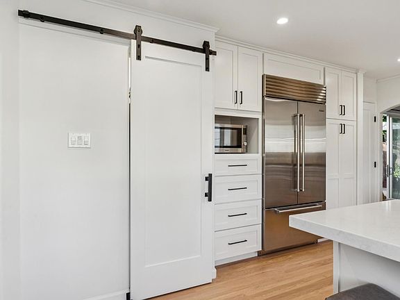 5th image of 775 Florence Lane