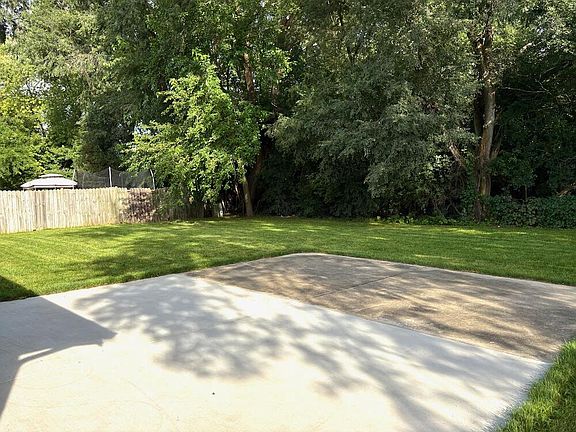 3rd image of 8008 Gina DRIVE