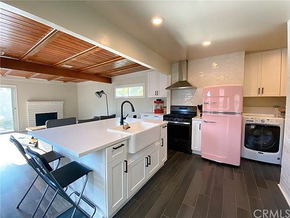 5th image of 6607 Clybourn Ave