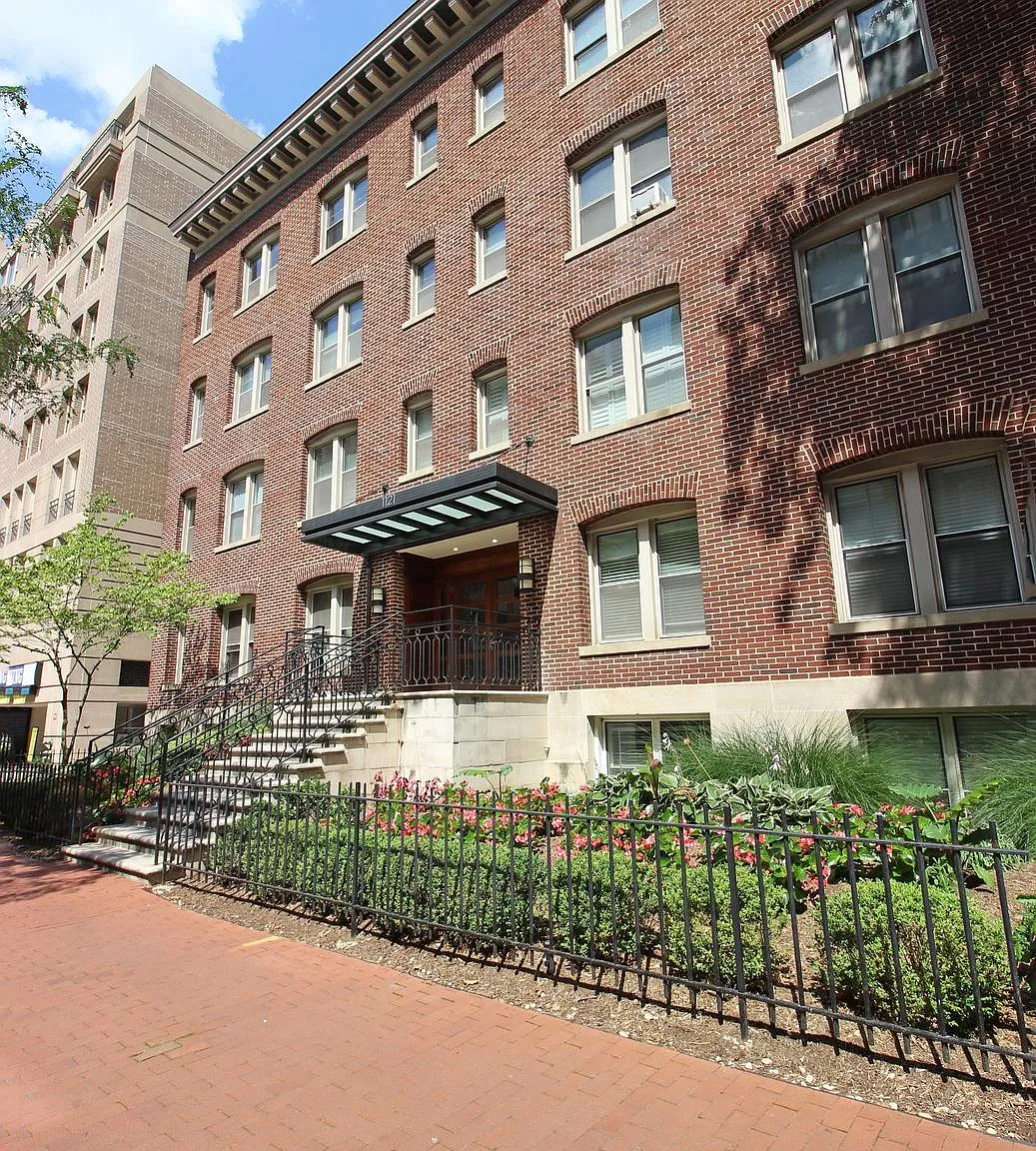 Studio, 390 sqft, $1,850 — Photo 1
