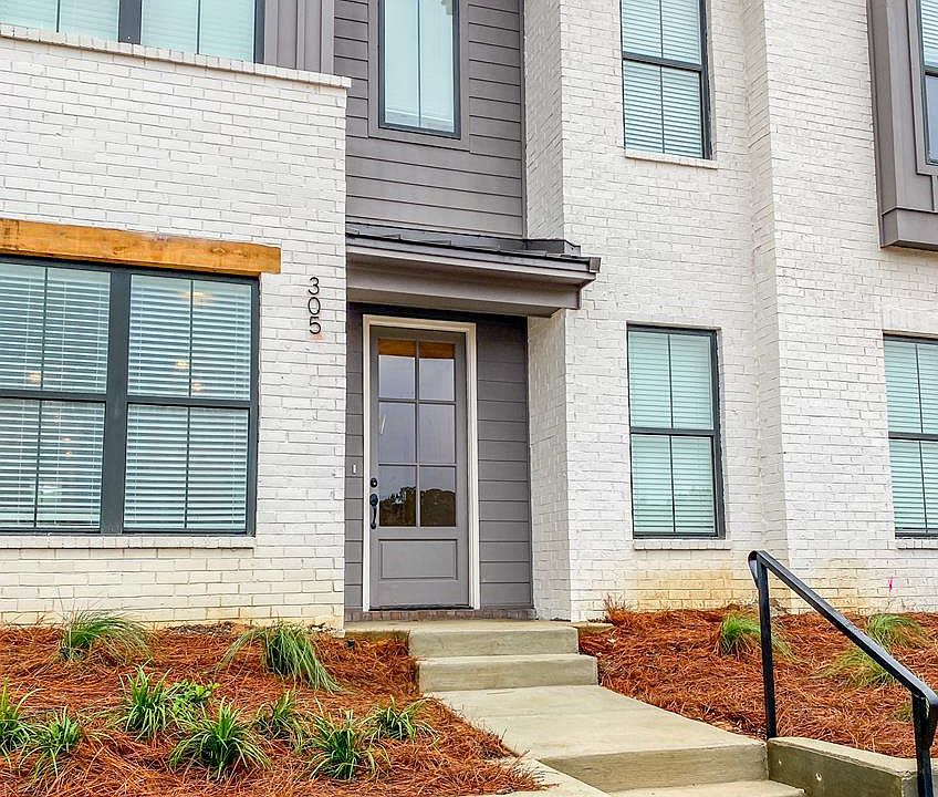 1st image of 305 Stillwater Ln