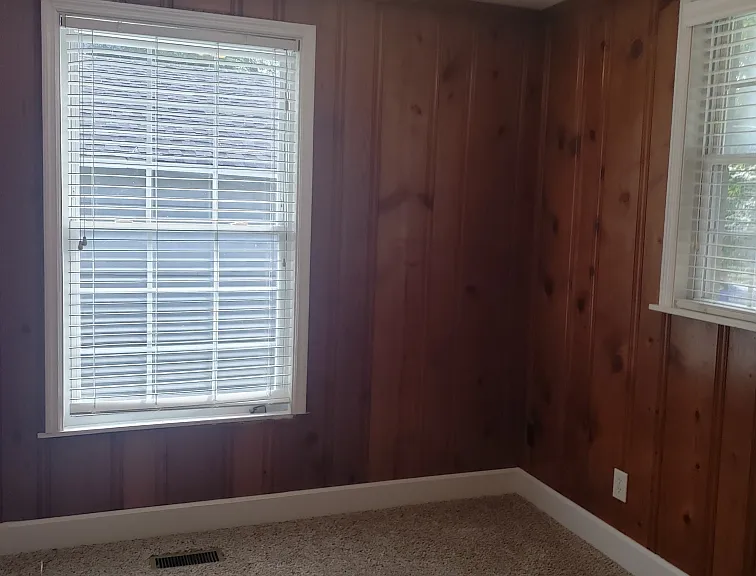 223 Richardson Ave — Photo 3
