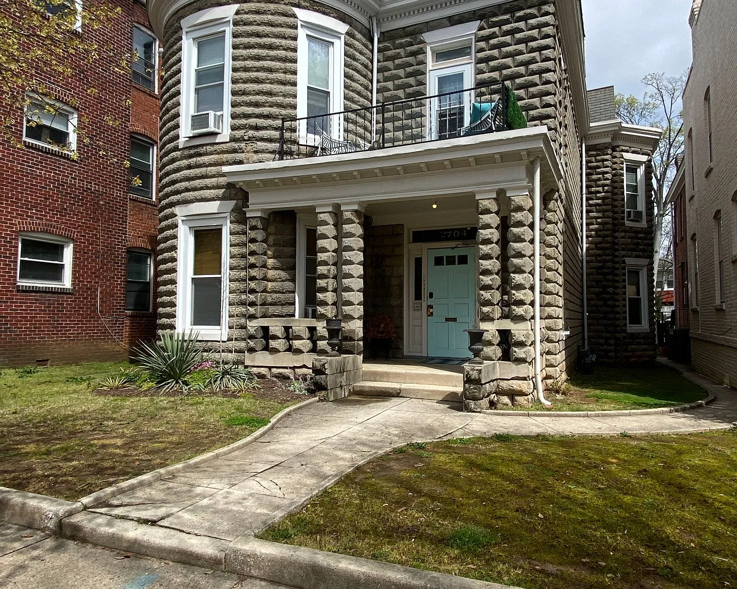 2704 Grove Ave — Photo 1