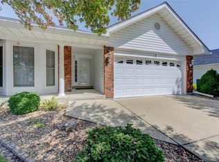 13 Limerick Ln #17B, O'Fallon, MO 63366