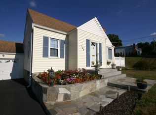 740 Old Town Rd, Trumbull, CT 06611