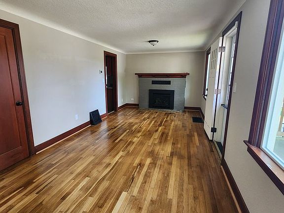 2nd image of 3625 W F St